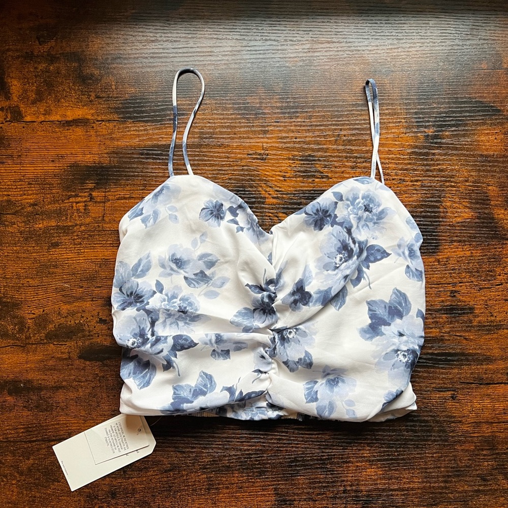 NWT Abercrombie & Fitch White and Blue Floral Crop Top